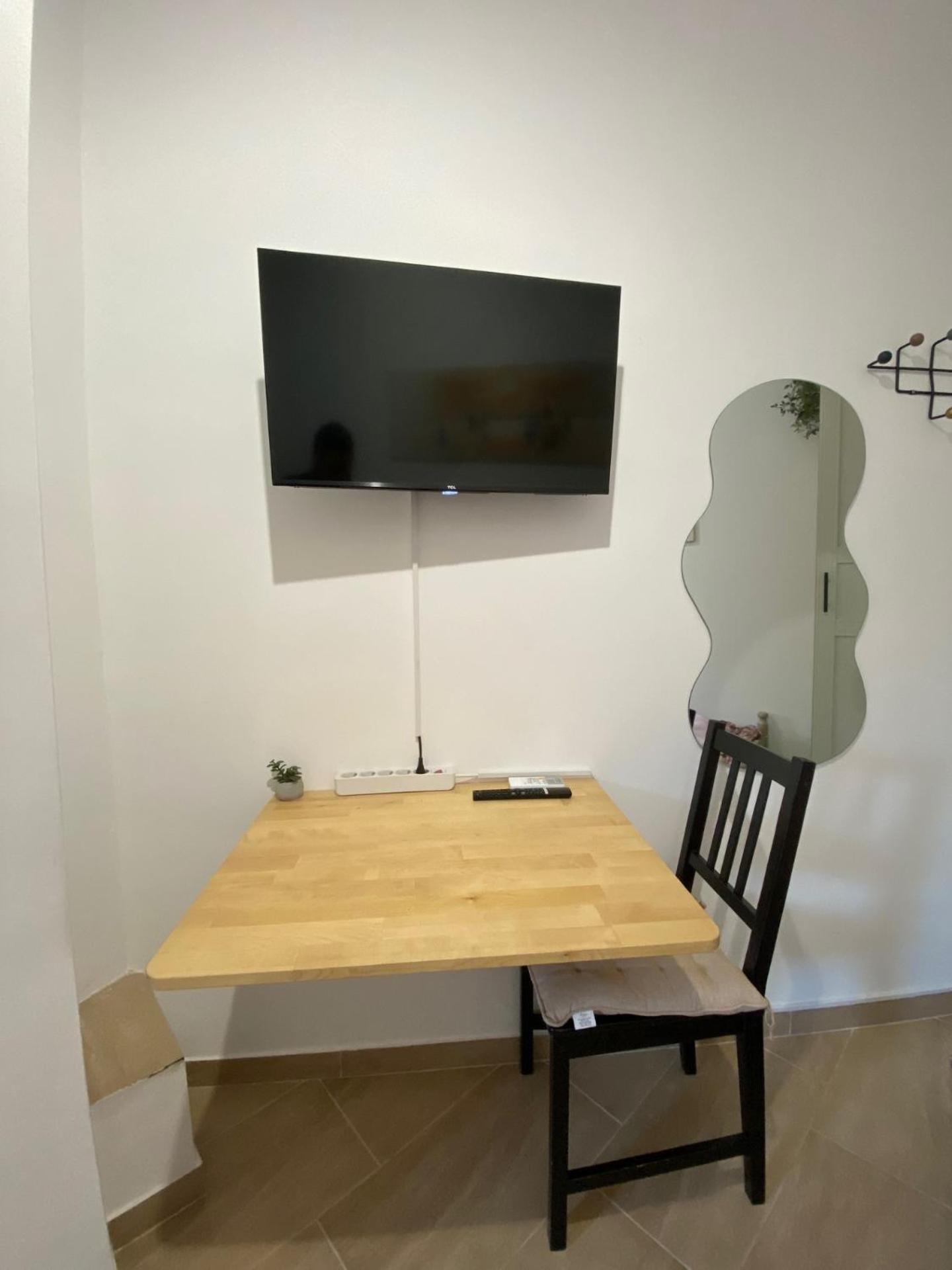 Azure Apartment *